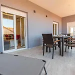 Beach Front Apartment In Brodarica Brodarica (Sibenik-Knin)