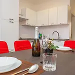 Beach Front Apartment In Brodarica
