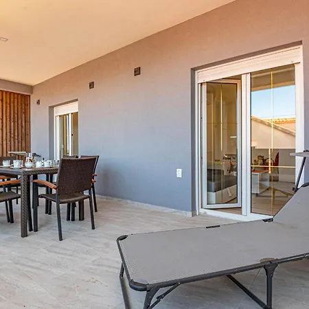 Apartman Cozy In With Wifi