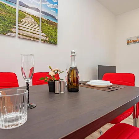Beach Front Apartment In Brodarica * Brodarica (Sibenik-Knin)