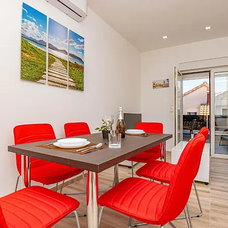 Apartman Cozy In With Wifi Brodarica (Sibenik-Knin)